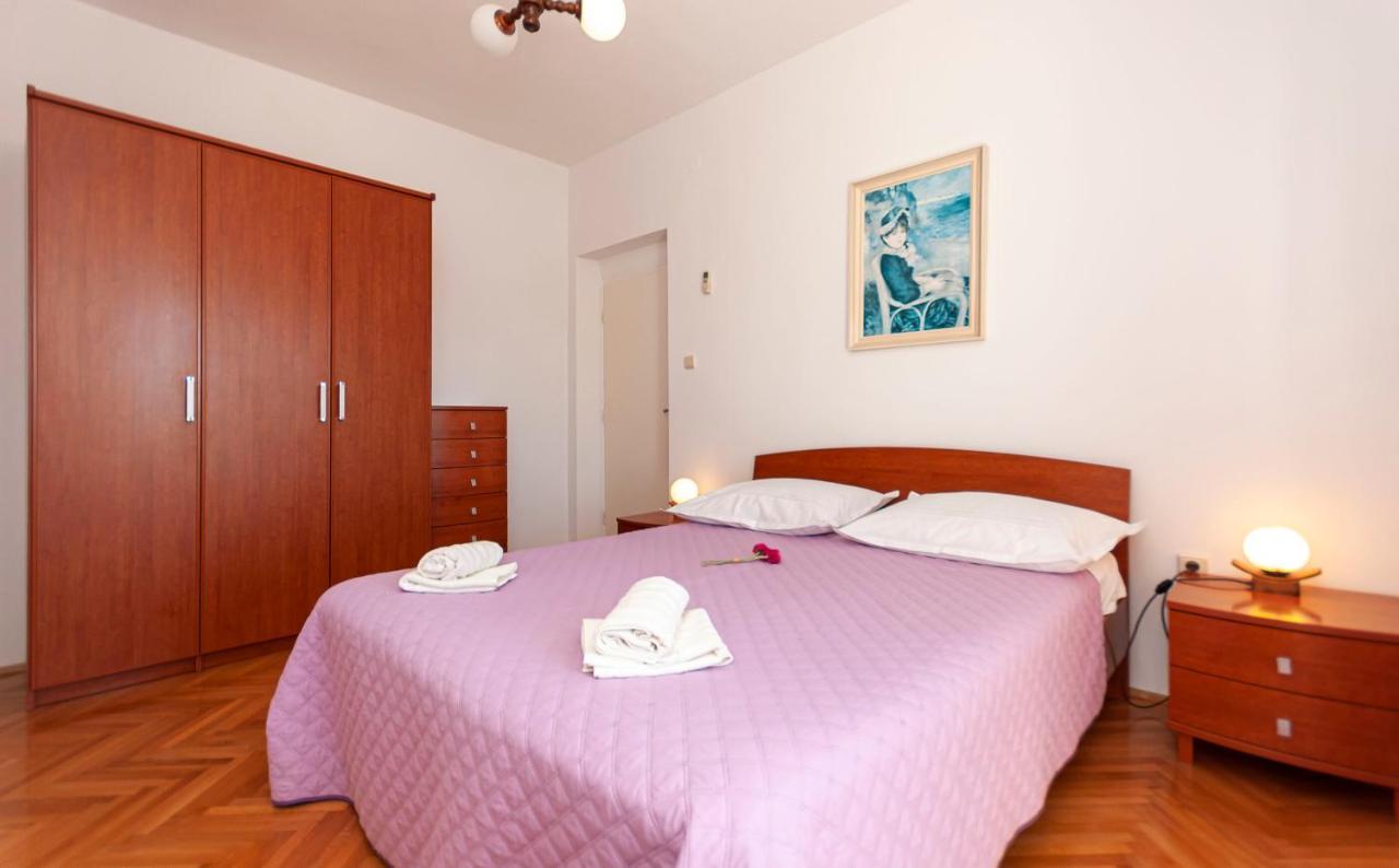 Apartments And Rooms Nikola Omiš Esterno foto