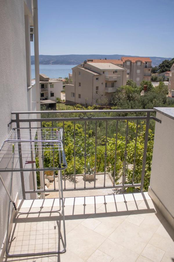 Apartments And Rooms Nikola Omiš Esterno foto