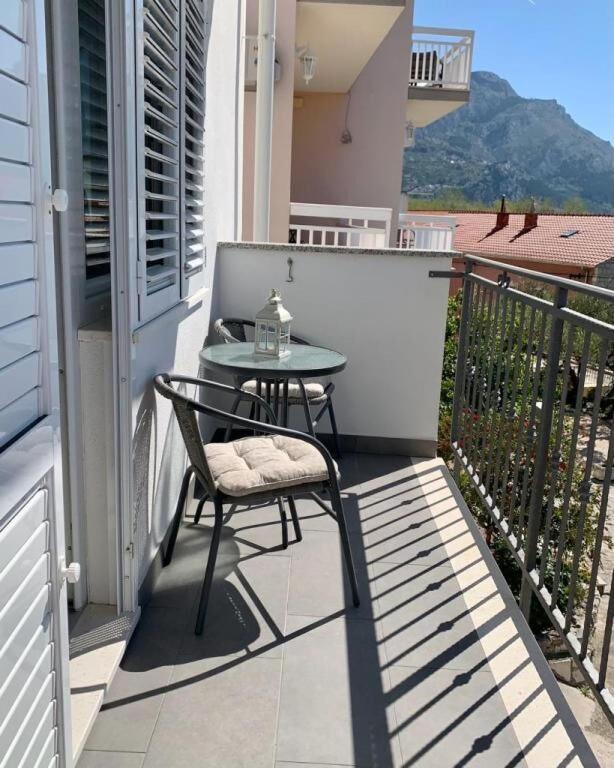 Apartments And Rooms Nikola Omiš Esterno foto