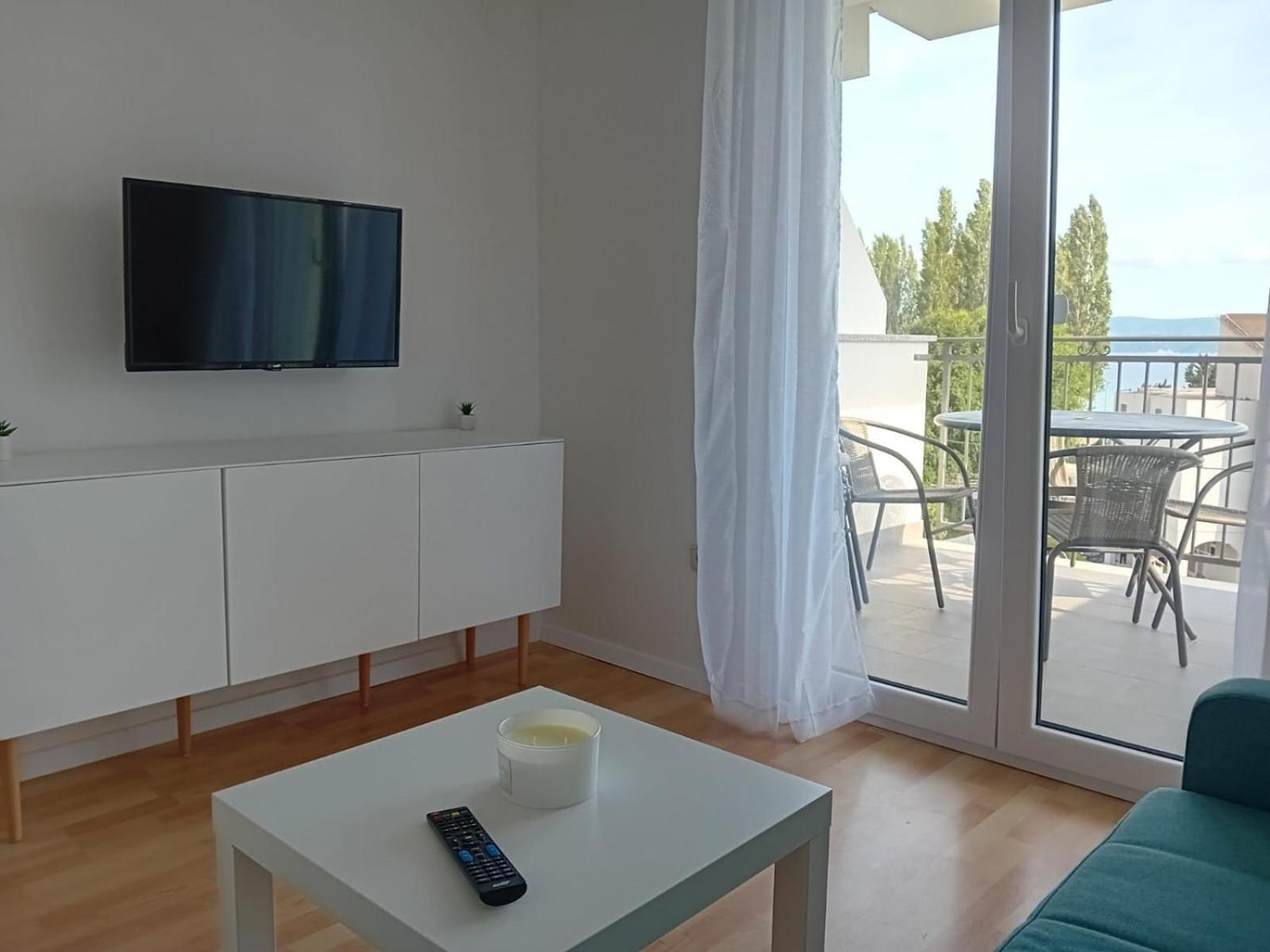 Apartments And Rooms Nikola Omiš Esterno foto