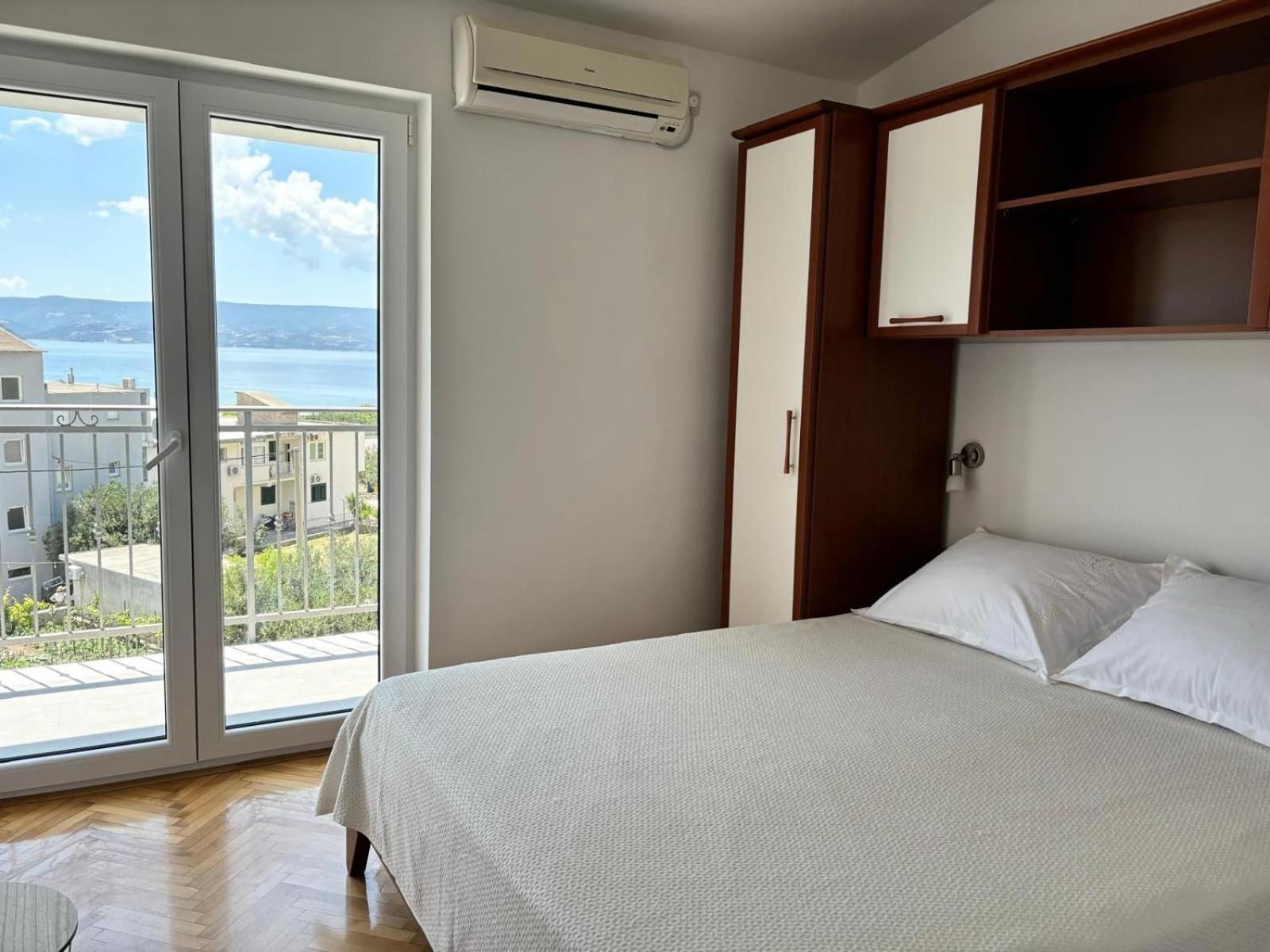 Apartments And Rooms Nikola Omiš Esterno foto