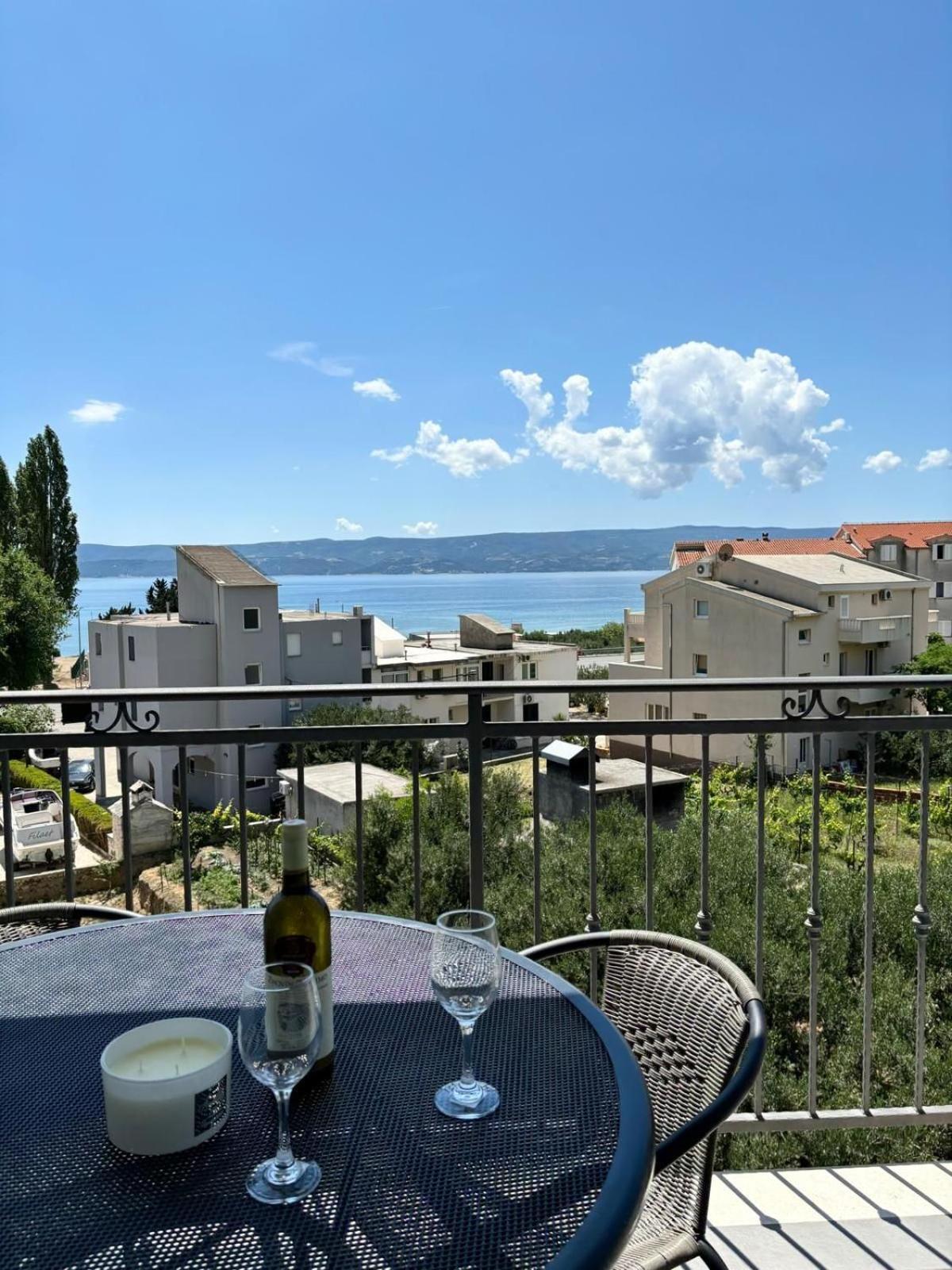 Apartments And Rooms Nikola Omiš Esterno foto