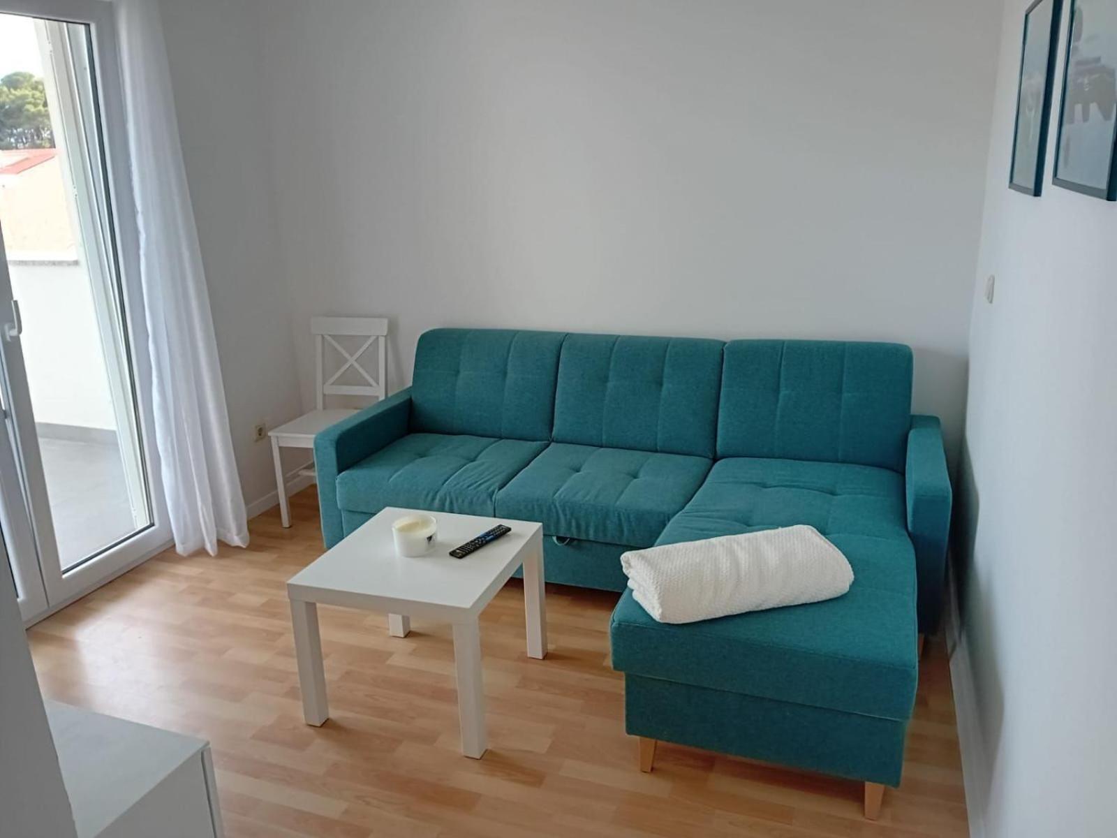 Apartments And Rooms Nikola Omiš Esterno foto