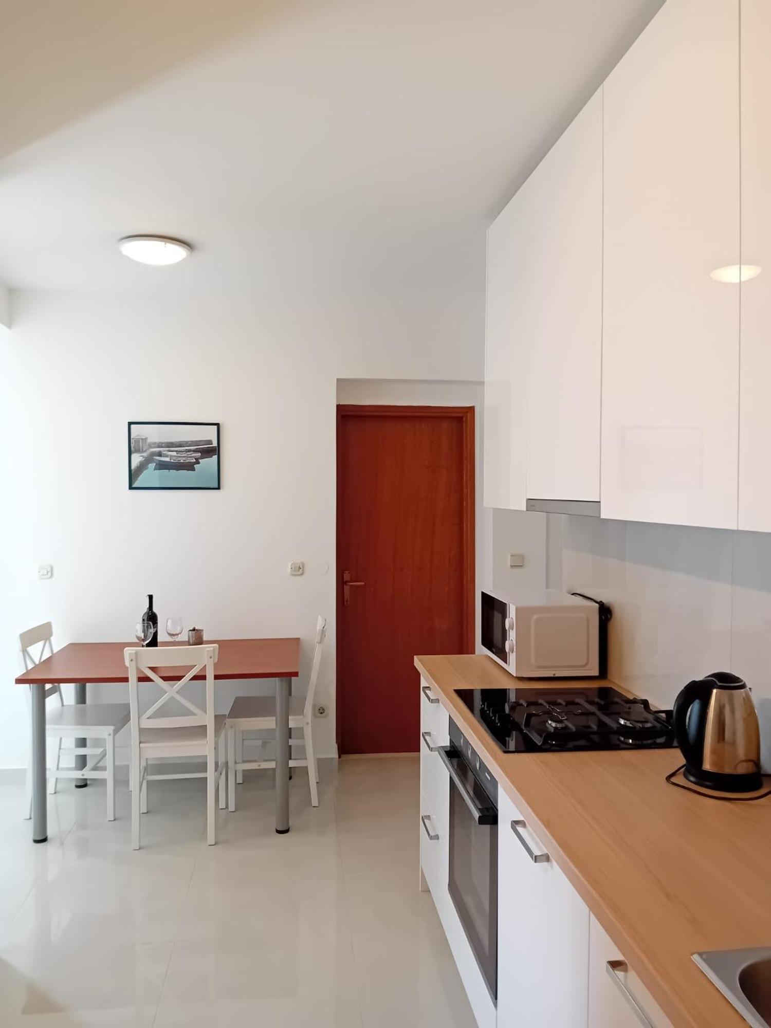 Apartments And Rooms Nikola Omiš Esterno foto